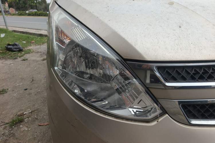 Used Wuling Rongguang V 2018 1.5L Standard Version Right Front Headlight