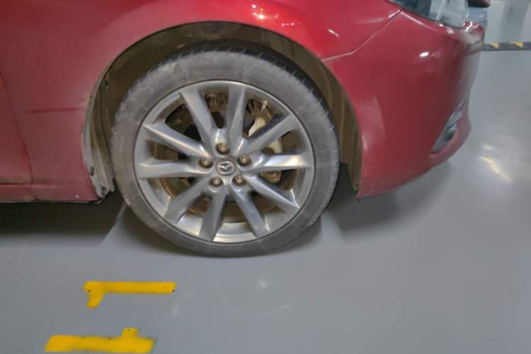 Used Mazda 3 Axela 2017 Hatchback 2.0L Automatic Luxury Model Emission Standard China V Right Front Wheel Hub