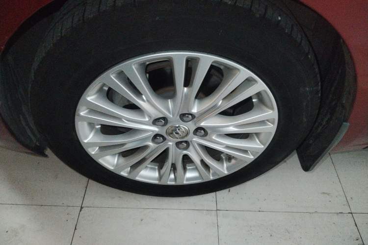 Used Buick GT 2016 15N Automatic Elite Edition Left Front Wheel Hub