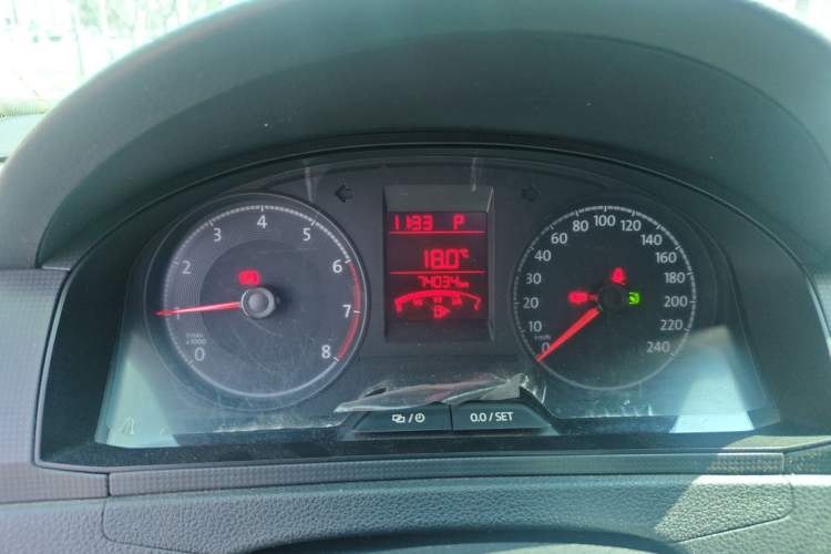 Used Volkswagen Santana 2016 1.6L Automatic Fashion Edition Instrument Cluster