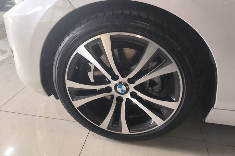 Used BMW 2 Series (Import) 2019 225i Convertible Coupe Sports Design Package