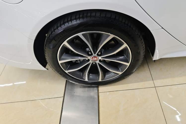 Used Jaguar XFL 2023 XFL 2.0T P250 Two-Wheel-Drive Elite Sport Edition