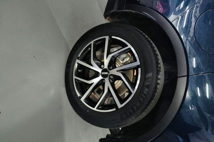 Used Wey Latte DHT-PHEV 2022 1.5T Four-Wheel Drive Extra-Large Version Right Rear Wheel Hub