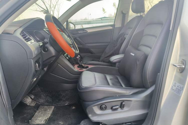 Used Volkswagen Tiguan L 2017 330TSI Automatic Two-Wheel Drive Luxury Edition Left Front Seat