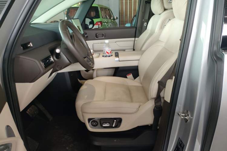 Used Li Auto MEGA 2024 Ultra Model
