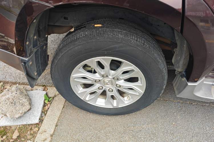 Used JMC Yusheng S350 2016 2.0T Automatic Two-Wheel Drive Gasoline Ultra-Luxury 5-Seater