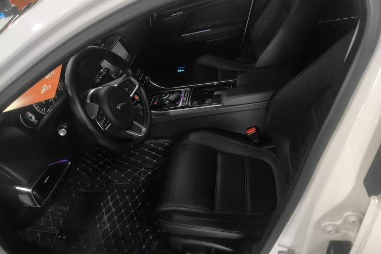 Used Jaguar XEL 2019 2.0T 200 PS Deluxe Edition
