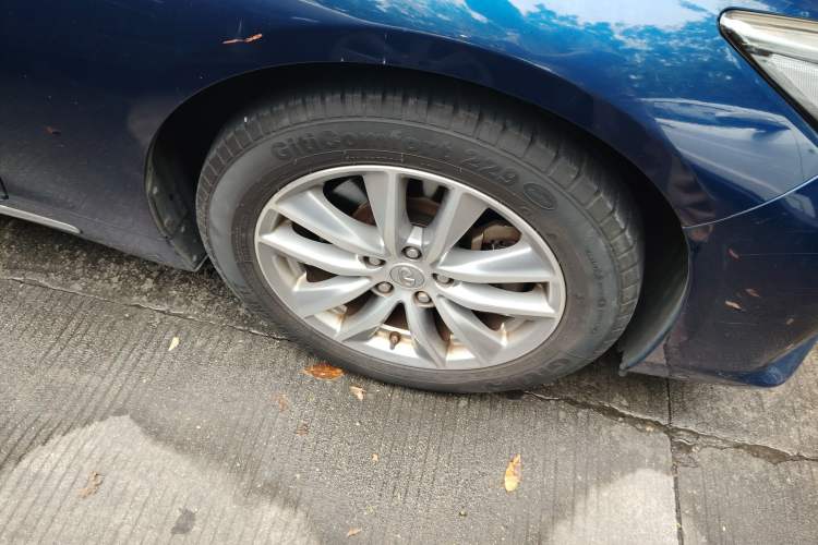 Used Infiniti Q50L 2016 2.0T Enjoyment Edition Right Front Wheel Hub