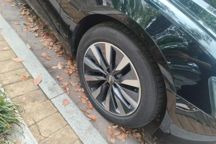 Used Audi A6L 2021 45 TFSI Prestige Elegant Edition Right Front Wheel Hub