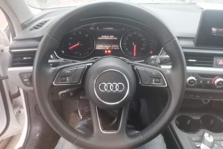 Used Audi A4L 2018 30th Anniversary Edition 40 TFSI Trendy Model