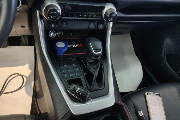 Used Toyota RAV4 2021 2.0L CVT 4x4 Style PLUS Edition
