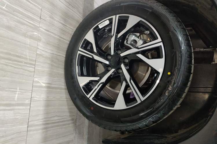 Used Geely Auto FX11 2025 4th Generation 1.5TD DCT – The Start
