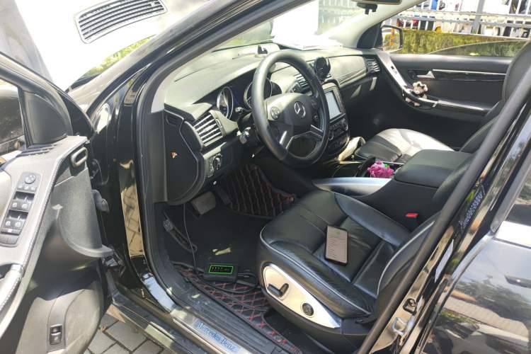 Used Mercedes-Benz R-Class 2015 R 320 4MATIC Luxury Model Driver Seat