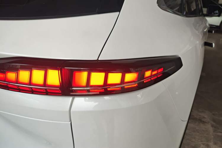 Used CHANGAN CS75 PLUS 2025 4th Generation 1.5T New Blue Whale Smart Luxury Edition Exterior 3