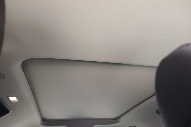 Used Land Rover Defender 2024 90 2.0T P300 S
