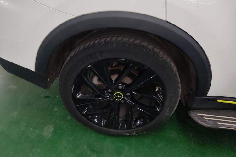 Used Roewe RX5 2021 PLUS 300TGI Automatic Ali National Trend Flagship Ronglin Edition Right Rear Wheel Hub
