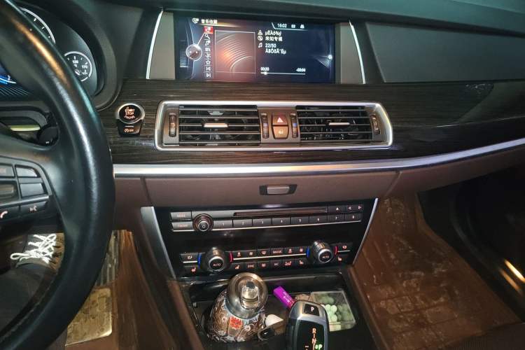 Used BMW 5 Series GT 2014 528i Luxury Edition Audio And AC Panel