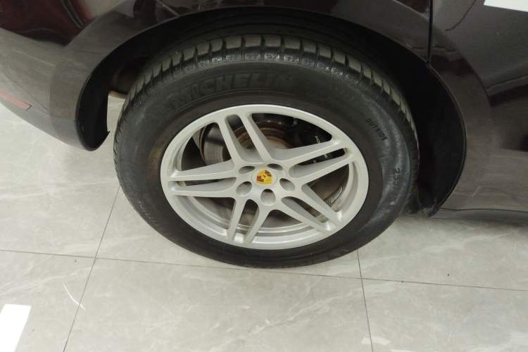 Used Porsche Macan 2018 Macan 2.0T Right Rear Wheel Hub