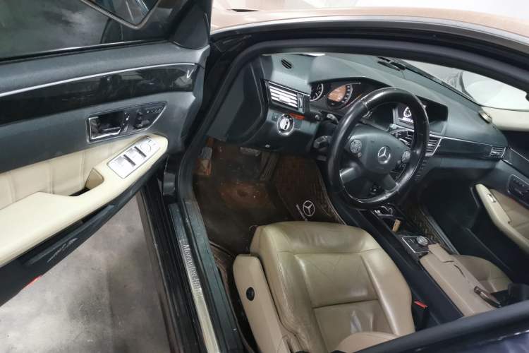 Used Mercedes-Benz E-Class 2010 E 300 L Fashion Model
