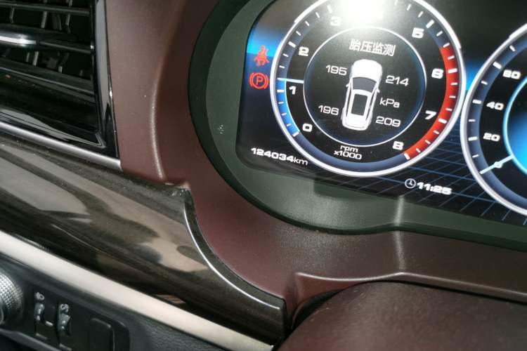 Used Haval H7 2019 2.0T Smart Enjoyment Version China V Standard Odometer Close Up