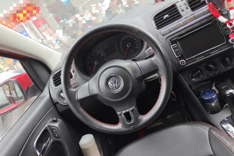 Used Volkswagen Polo 2011 1.6L Automatic ZhiShang Version Steering Wheel
