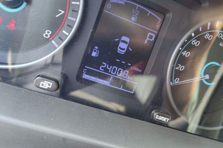 Used FORTHING Joyear XV 2015 1.6L CVT Comfort Model
