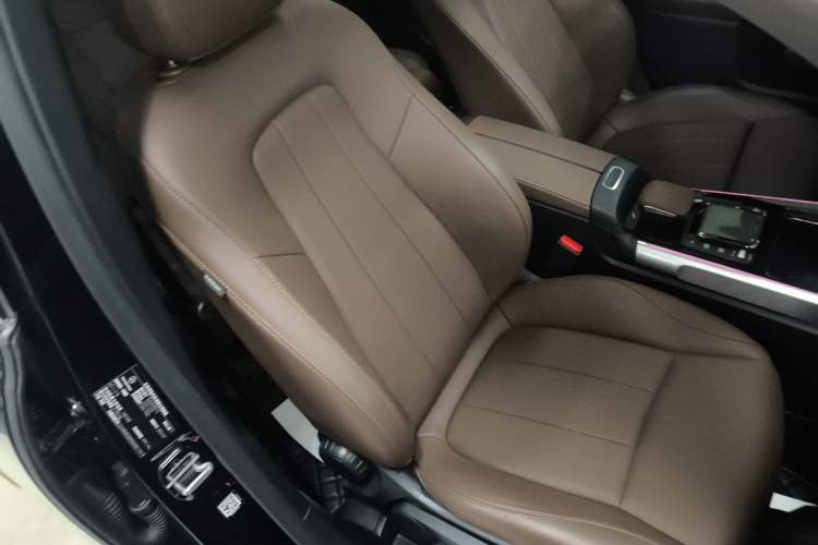 Used Mercedes-Benz GLB 2022 GLB 220 Dynamic Edition Right Front Seat