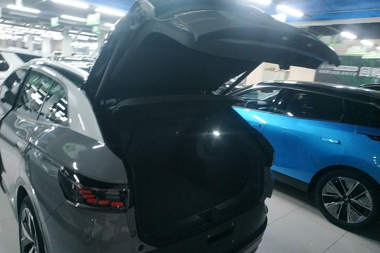 Used Volkswagen ID.4 CROZZ 2021 Long-Range PRO Two-Wheel Drive Version Trunk