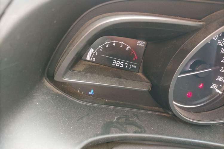 Used Mazda 3 Axela 2017 Hatchback 1.5L Manual Comfort Edition China V