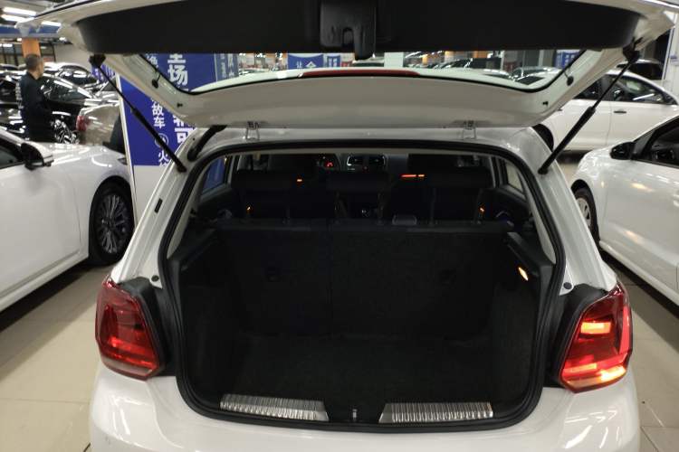 Used Volkswagen Polo 2014 1.4L Automatic Comfort Edition Trunk