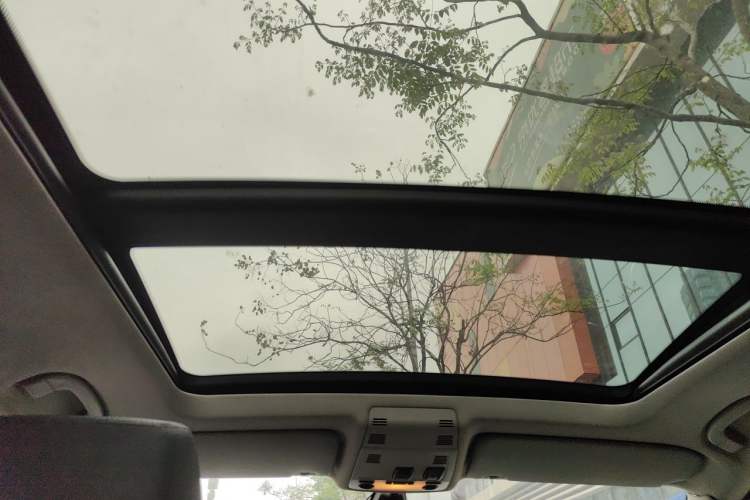 Used BMW X1 2015 sDrive18i Leading Edition Headliner