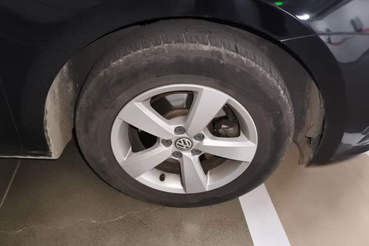 Used Volkswagen Lavida 2015 1.6L Automatic Fashion Edition