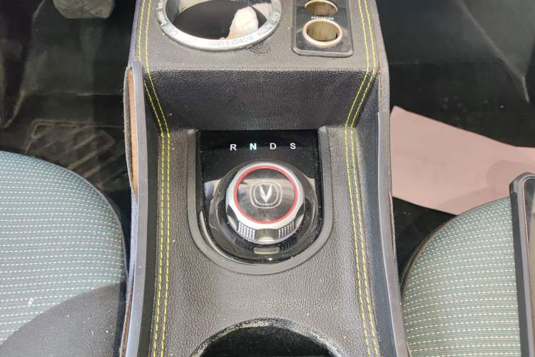 Used CHANGAN OSHAN Benni E-Star 2021 National Edition Colorful Version Lithium Iron Phosphate (31.86 kWh) Gear Lever