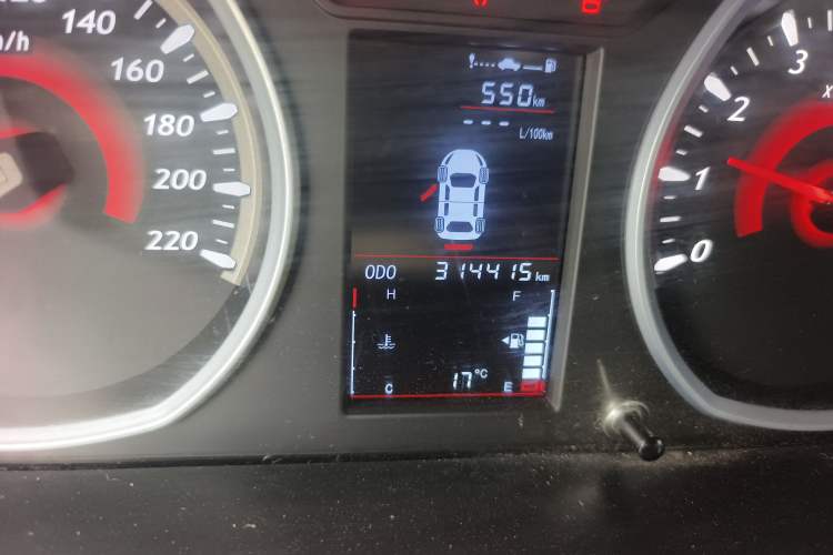 Used Soueast DX3 2018 1.5L Manual Luxury Model Odometer Close Up