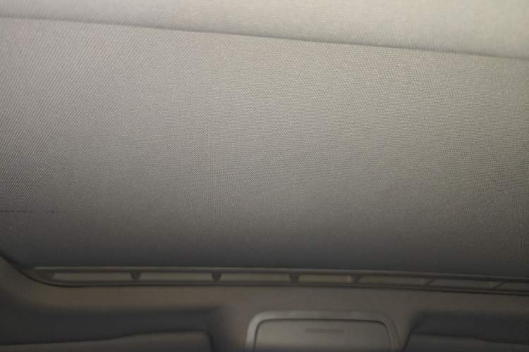 Used Volkswagen Sagitar 2015 1.6L Automatic Fashion Model
