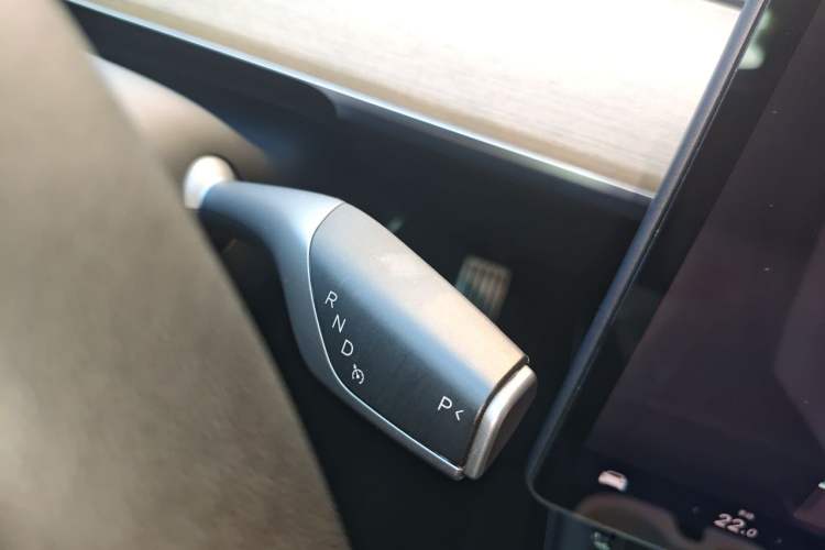 Used Tesla Model Y 2022 Long-Range All-Wheel-Drive Version