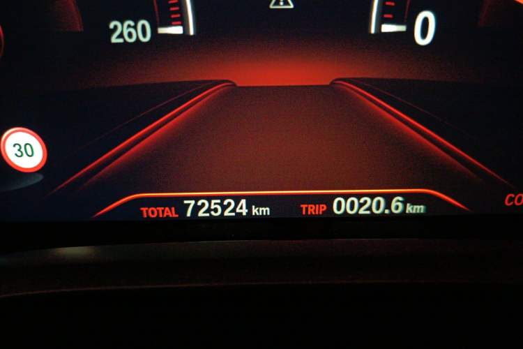 Used BMW 7 Series 2018 740Li xDrive Luxury Edition M Sport Package Odometer Close Up