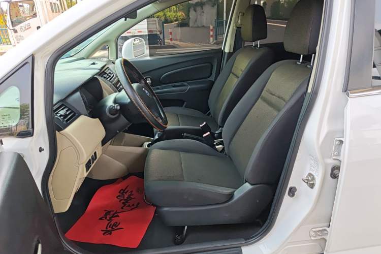 Used Venucia R50 2013 1.6L Manual Fashion Edition Left Front Seat