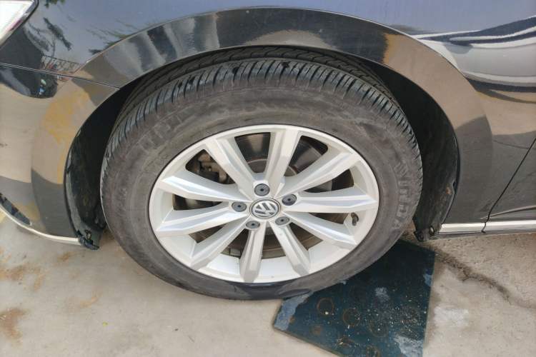 Used Volkswagen Magotan 2019 330TSI DSG Leading Model China VI Standard Left Front Wheel Hub