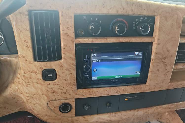 Used GMC SAVANA 2013 5.3L four-wheel-drive Leader Edition