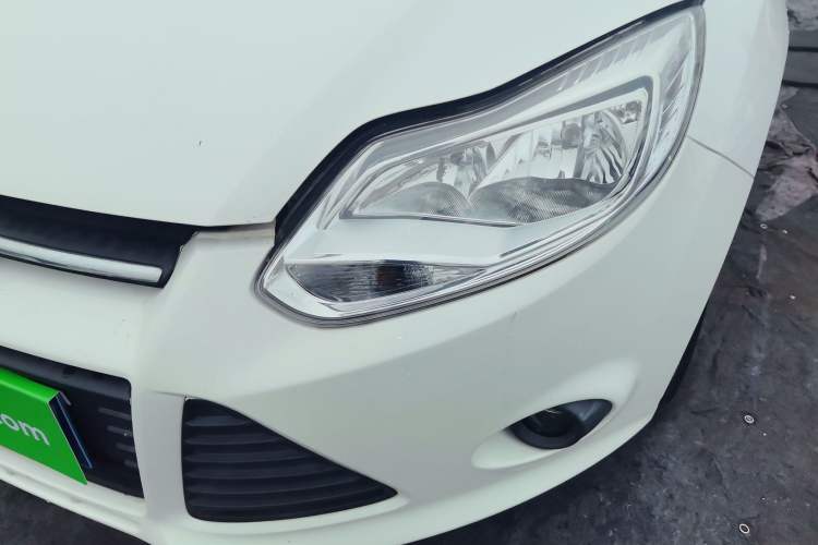 Used Ford Focus 2015 Hatchback 1.6L Manual Fashion Edition
