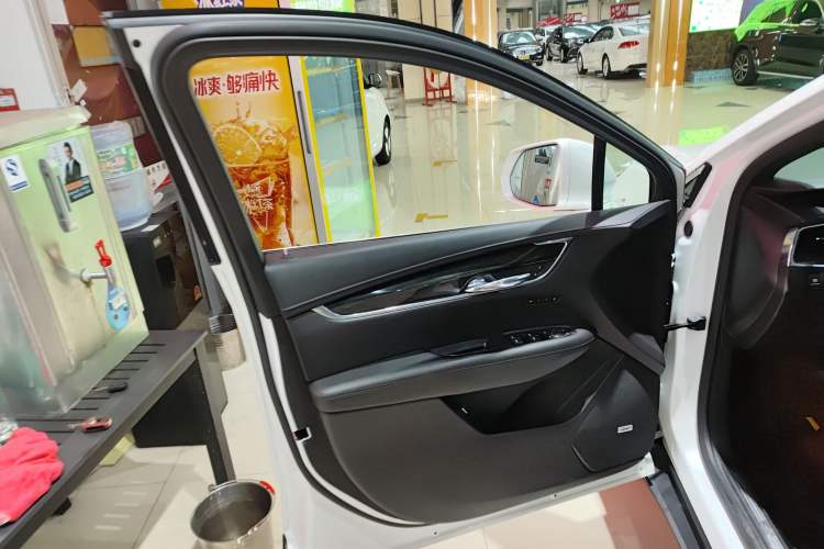 Used Cadillac XT5 2021 28T Luxury Model