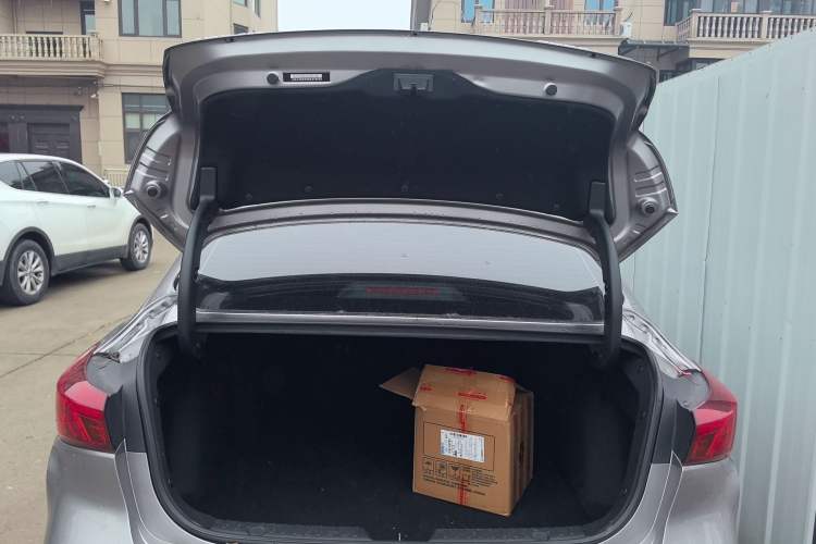 Used CHANGAN Eado 2022 PLUS Blue Whale NE 1.4T GDI DCT Prestige Edition
