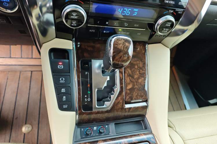 Used Toyota Alphard 2019 Dual-Engine 2.5L Luxury Edition