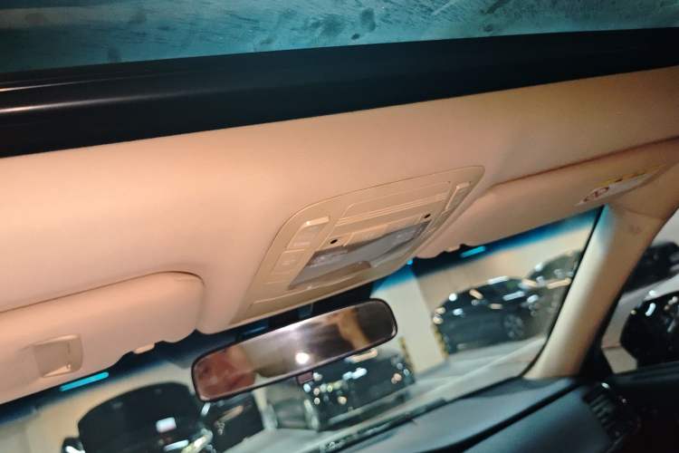 Used Toyota Crown 2015 2.0T Fashion Edition Headliner