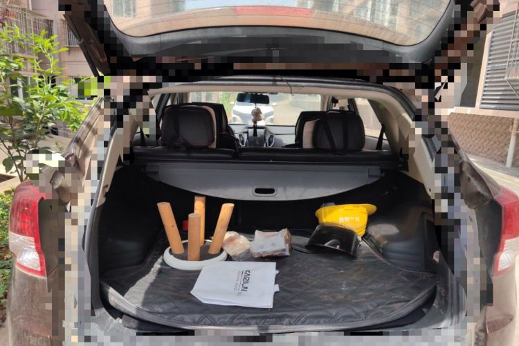 Used Huatai Santa Fe 2016 1.5T Gasoline Manual Two-Wheel Drive Smart Enjoyment i3 Model
