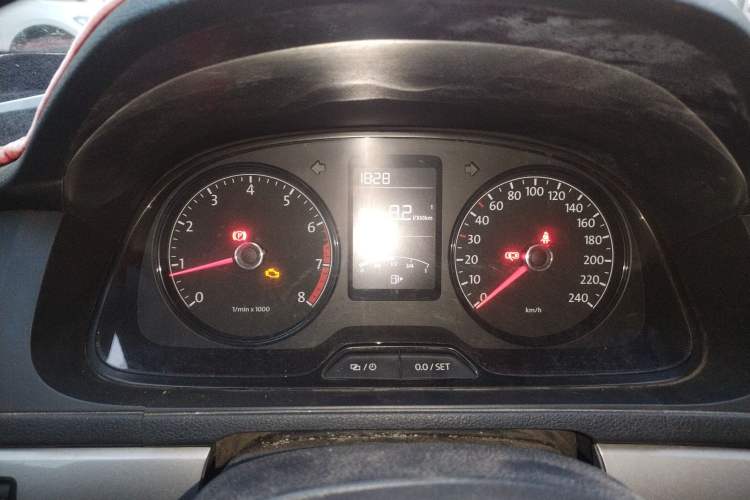 Used Volkswagen Lavida 2013 Revised Classic 1.6L Manual Fashion Edition Instrument Cluster