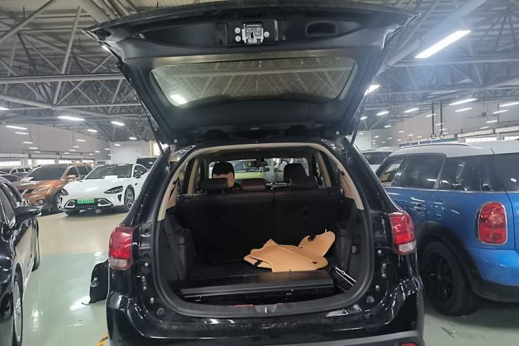 Used Mitsubishi Outlander 2020 2.0L Two-Wheel Drive Comfort Edition 7-Seater