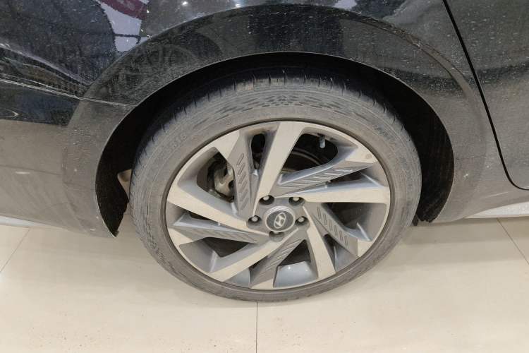 Used Hyundai Mistra 2021 1.8L CVT LUX Premium Edition