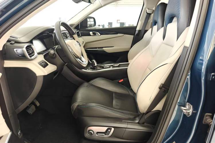 Used Lynk & Co 01 2019 2.0T Two-Wheel Drive Zhaopu Version China VI Standard
